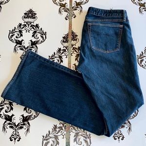 🍀 Gap Curvy 1969 Boot Cut Jeans!